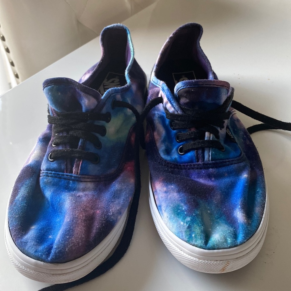 Vans Galaxy Low Top Sneakers